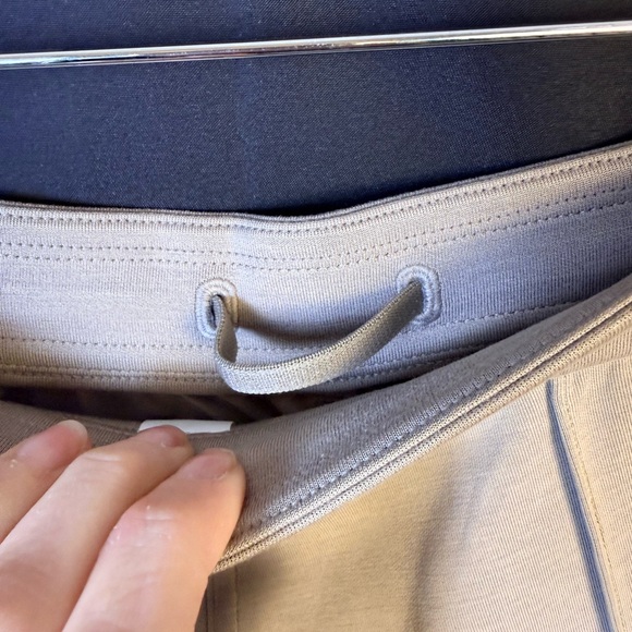 NWT Lululemon Softstreme Classic-Fit High-Rise Jogger Size Small Warm Ash Grey - Picture 9 of 12